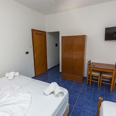 Blue Heaven Hotel Sarande Ngoại thất bức ảnh