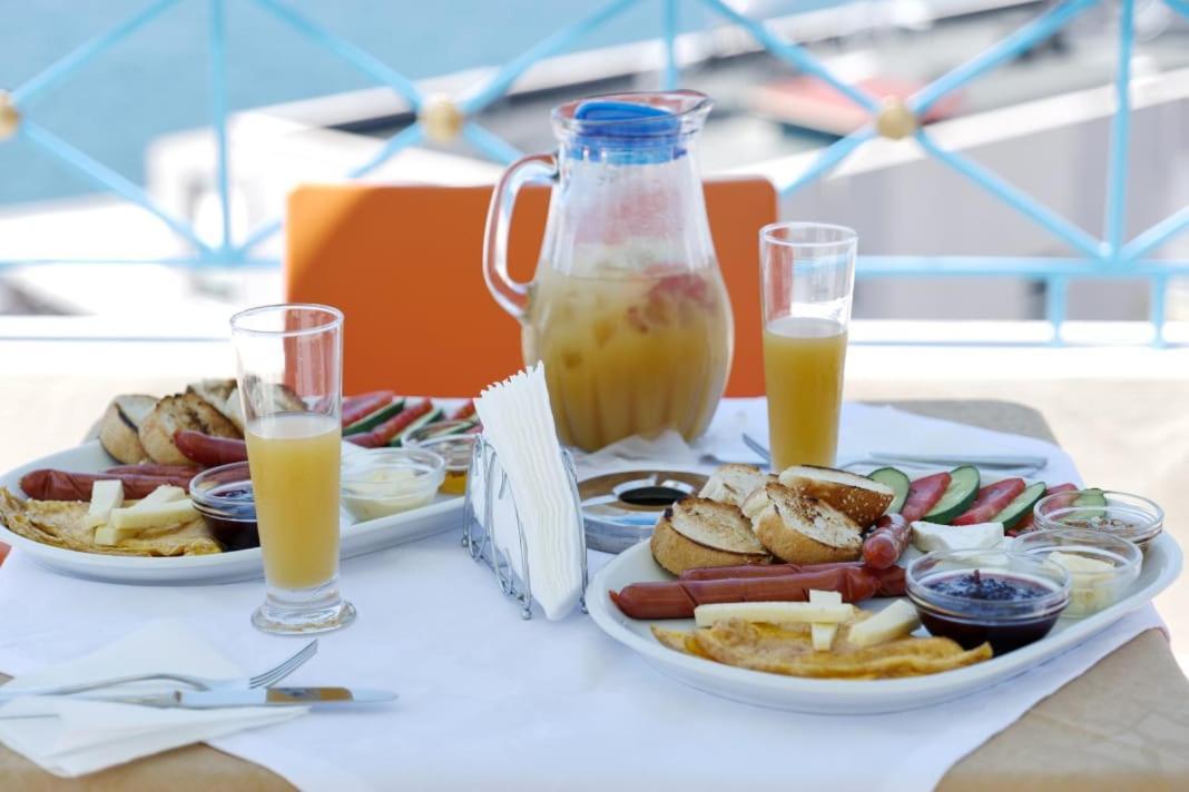 Blue Heaven Hotel Sarande Ngoại thất bức ảnh